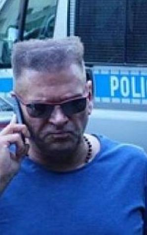 Rutkowski hot on the trail of a Tunisian man wanted by the European Arrest Warrant, Zied Sliti. The Tunisian kidnapped a Czech baby and insults her desperate family!